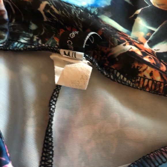 Onzie Capri Leggings - Picture 3 of 5